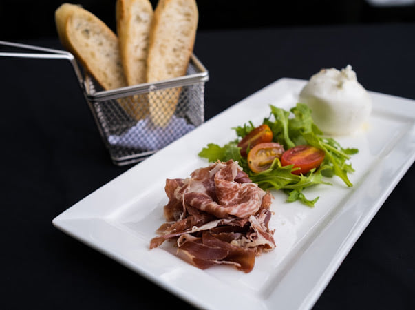 Bruschetta a la Jamon Serrano